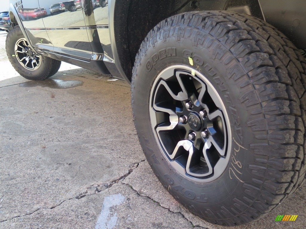2018 1500 Rebel Crew Cab 4x4 - Brilliant Black Crystal Pearl / Black photo #15