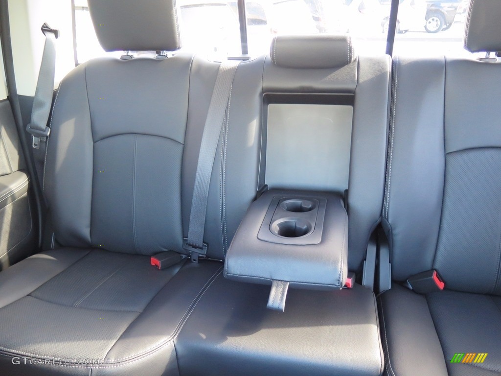 2018 1500 Night Crew Cab 4x4 - Bright White / Black photo #14