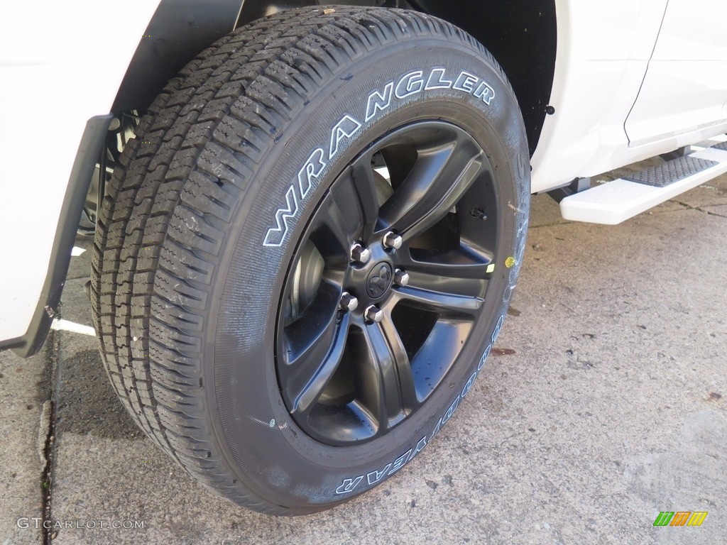 2018 1500 Night Crew Cab 4x4 - Bright White / Black photo #16
