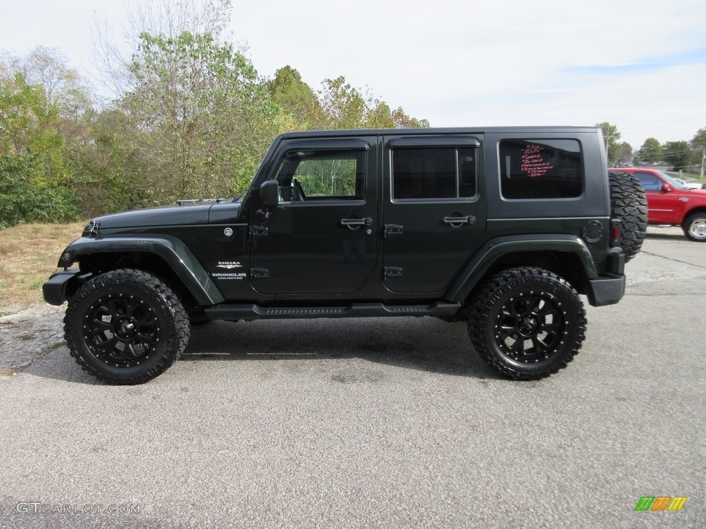 2010 Wrangler Unlimited Sahara 4x4 - Natural Green Pearl / Dark Slate Gray/Medium Slate Gray photo #3
