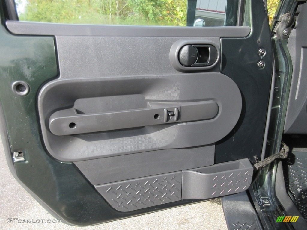 2010 Wrangler Unlimited Sahara 4x4 - Natural Green Pearl / Dark Slate Gray/Medium Slate Gray photo #24
