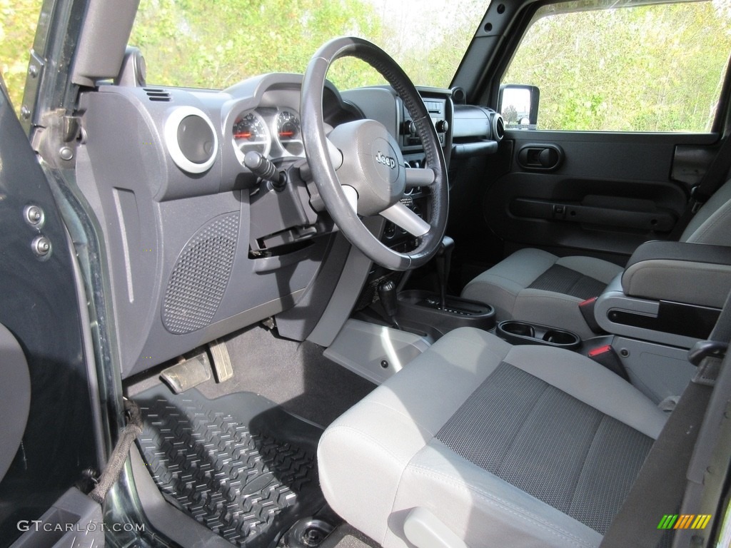 2010 Wrangler Unlimited Sahara 4x4 - Natural Green Pearl / Dark Slate Gray/Medium Slate Gray photo #26