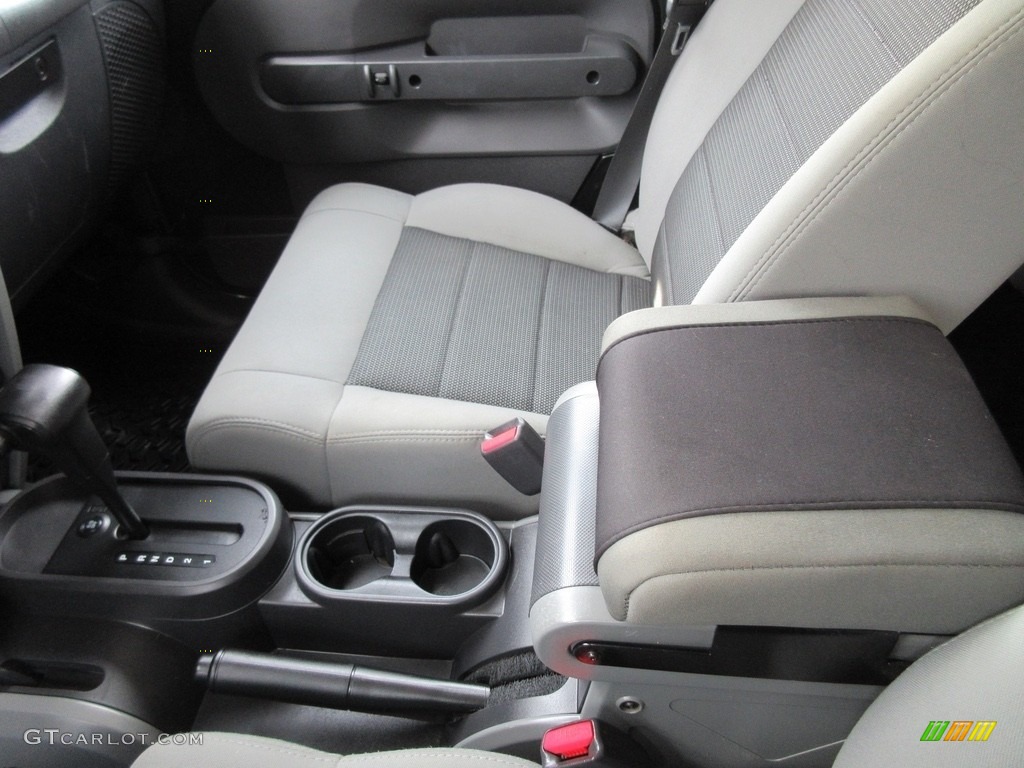 2010 Wrangler Unlimited Sahara 4x4 - Natural Green Pearl / Dark Slate Gray/Medium Slate Gray photo #27