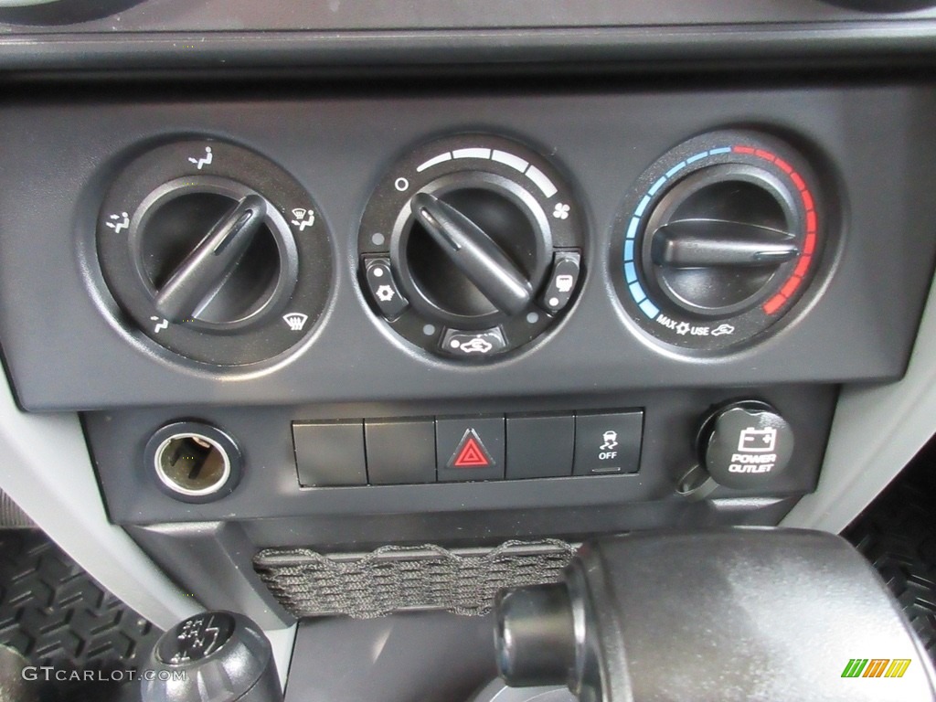 2010 Wrangler Unlimited Sahara 4x4 - Natural Green Pearl / Dark Slate Gray/Medium Slate Gray photo #34