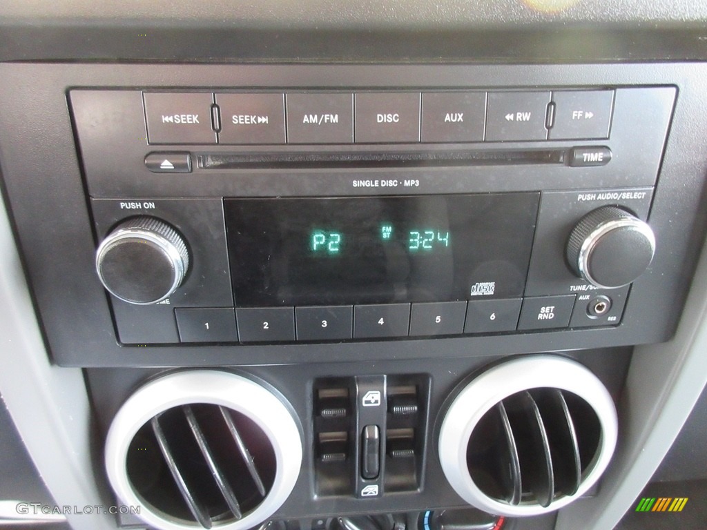 2010 Wrangler Unlimited Sahara 4x4 - Natural Green Pearl / Dark Slate Gray/Medium Slate Gray photo #36