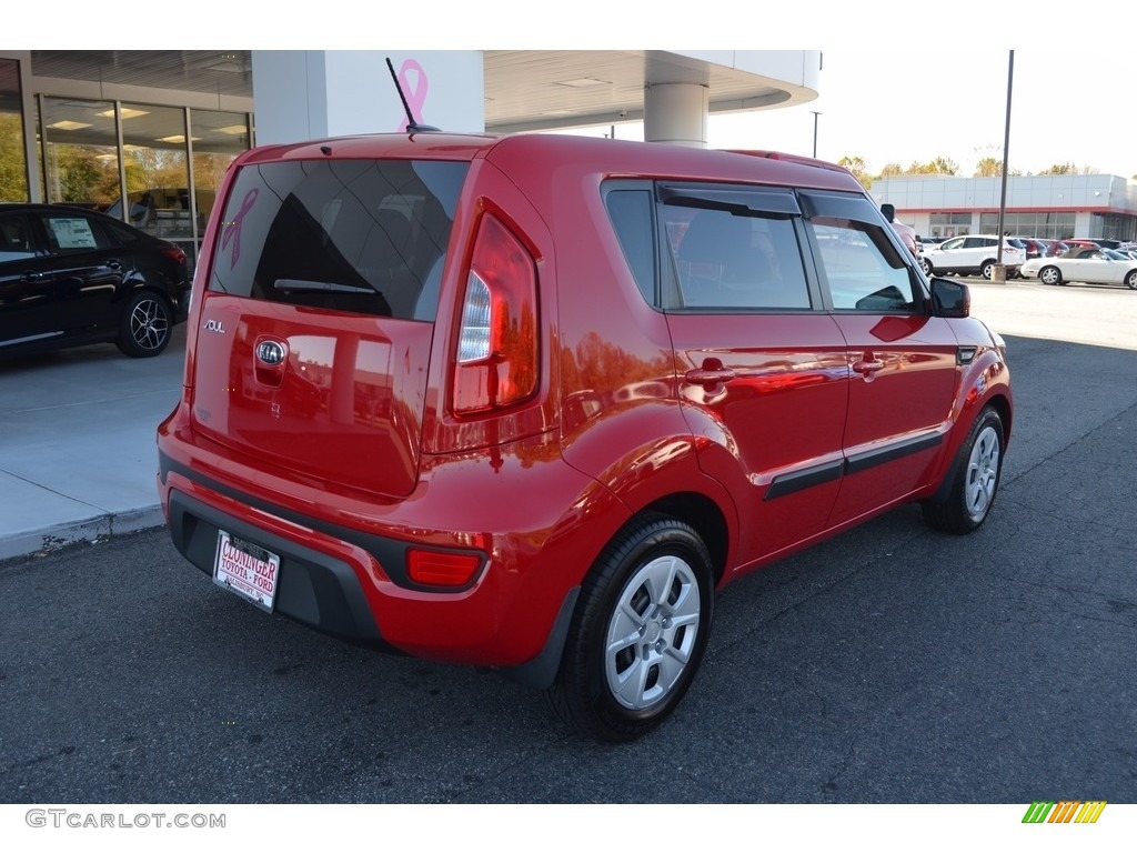 2013 Soul 1.6 - Molten Red / Black Cloth photo #3