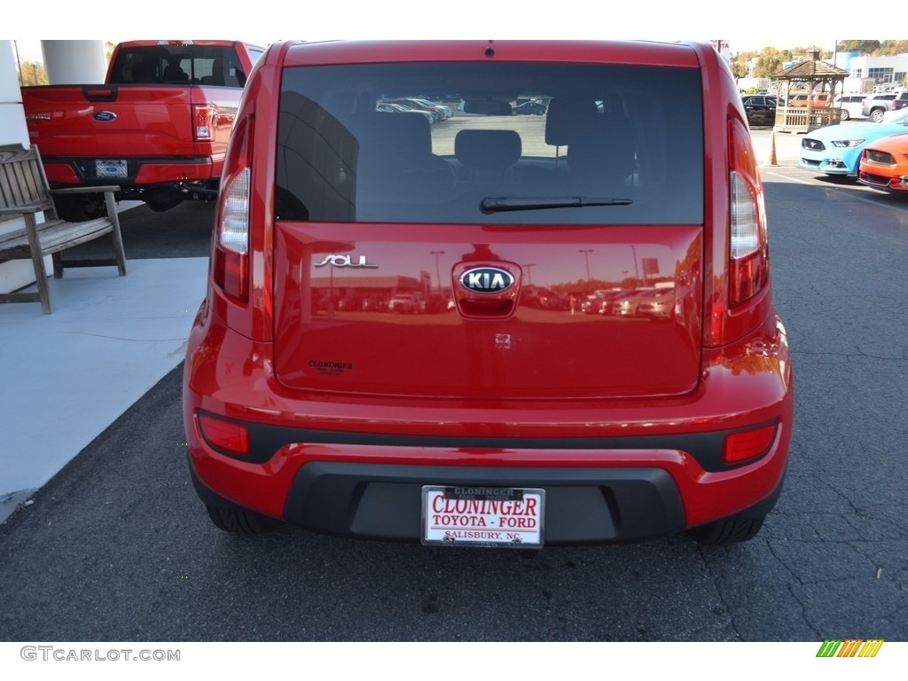 2013 Soul 1.6 - Molten Red / Black Cloth photo #4