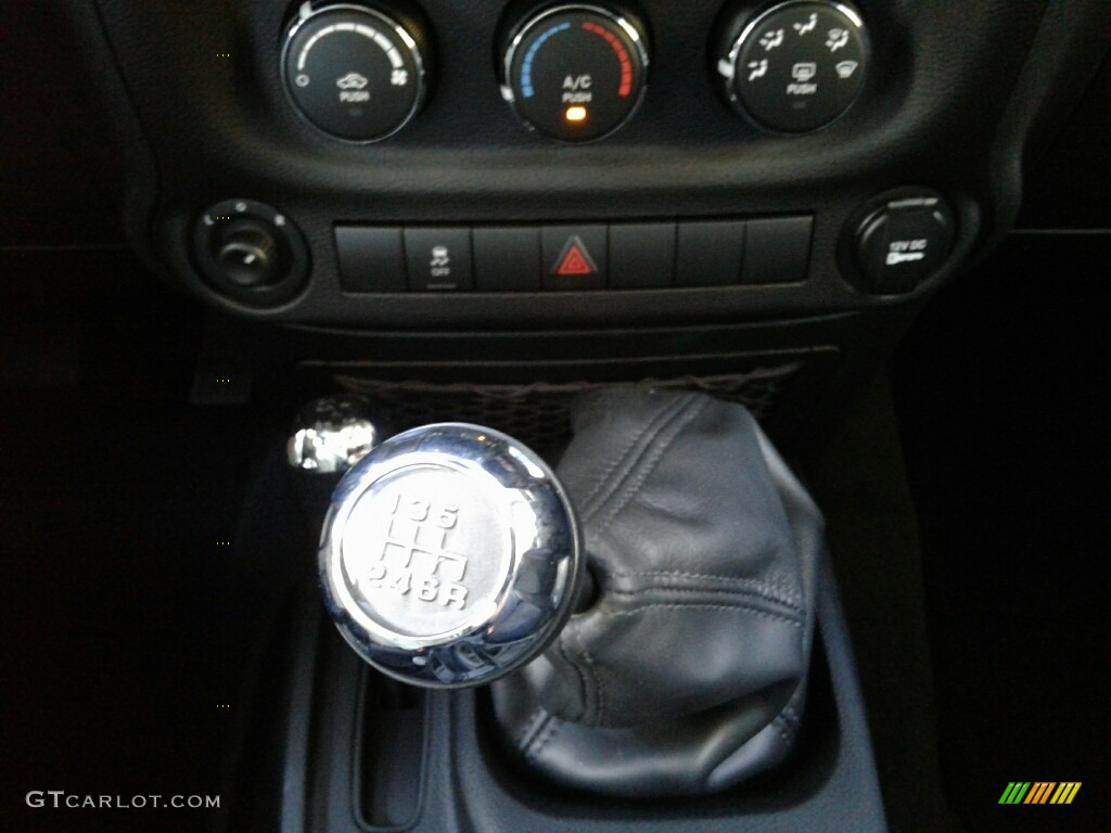 2018 Jeep Wrangler Unlimited Sport 4x4 6 Speed Manual Transmission Photo #123606131