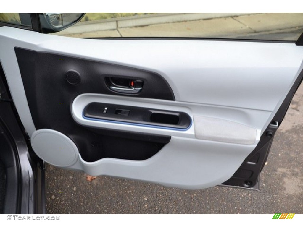 2013 Prius c Hybrid Three - Magnetic Gray Metallic / Light Blue Gray/Black photo #25