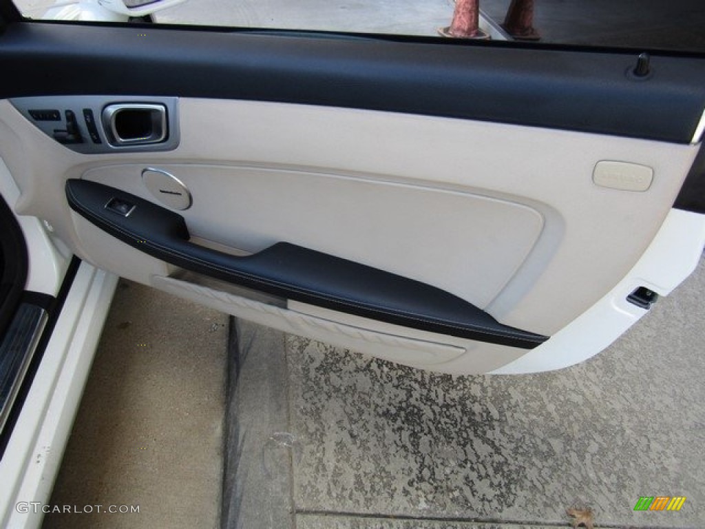 2013 SLK 250 Roadster - Arctic White / Sahara Beige photo #17