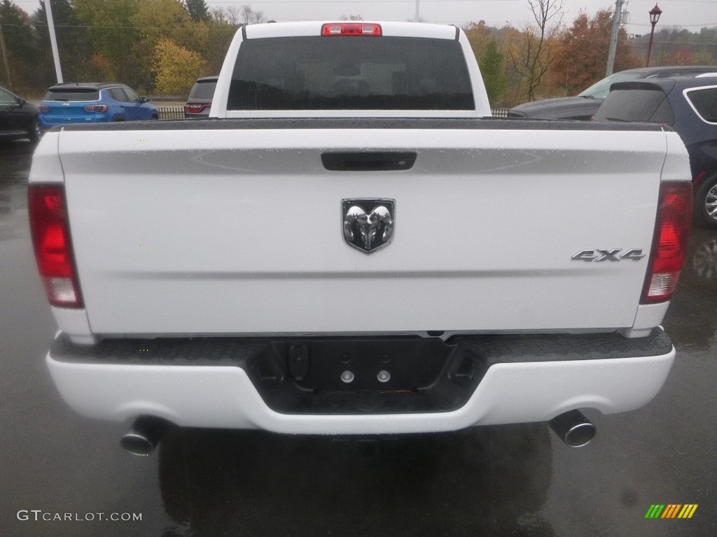 2018 1500 Express Quad Cab 4x4 - Bright White / Black/Diesel Gray photo #4
