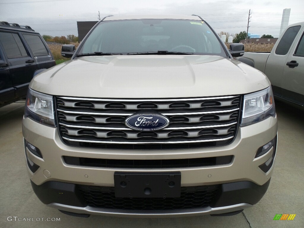 2017 Explorer XLT 4WD - White Gold / Ebony Black photo #2