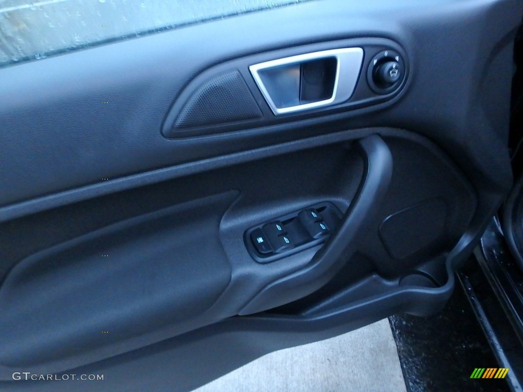 2014 Fiesta SE Hatchback - Tuxedo Black / Charcoal Black photo #20