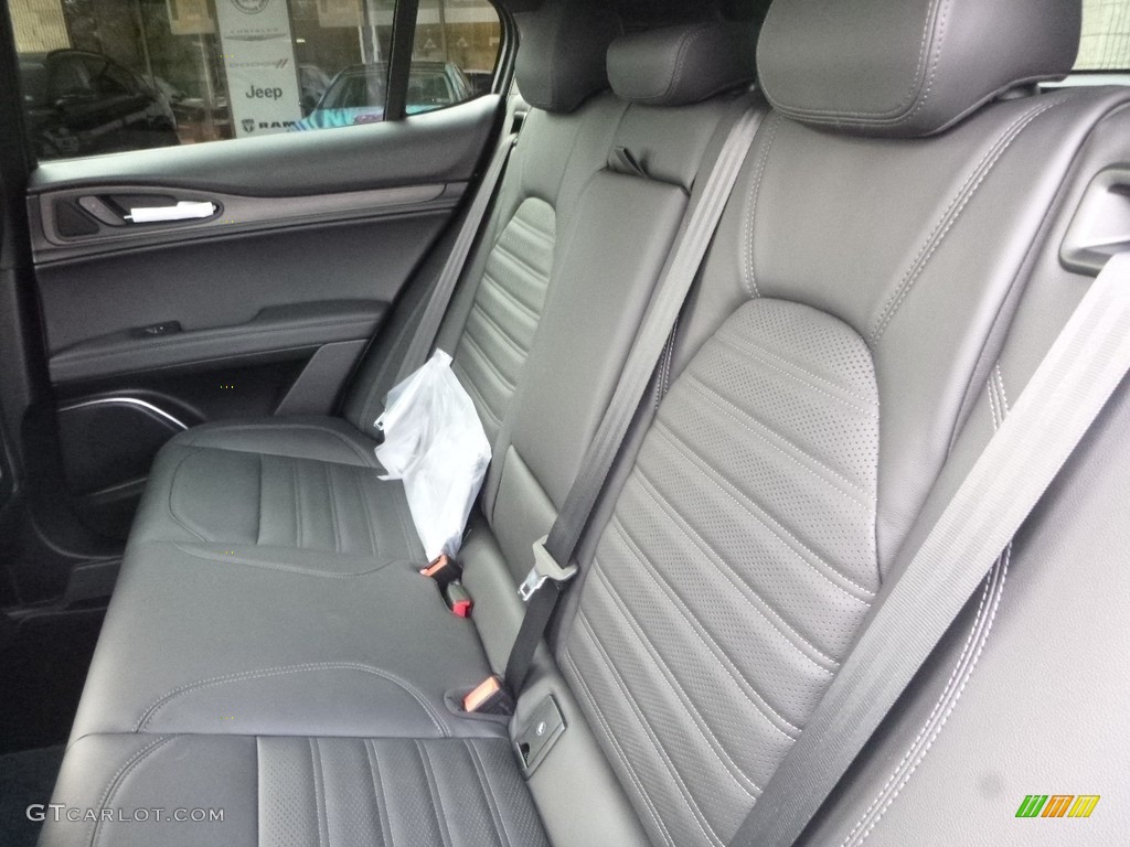 Black/Black Interior 2018 Alfa Romeo Stelvio Ti AWD Photo #123621898
