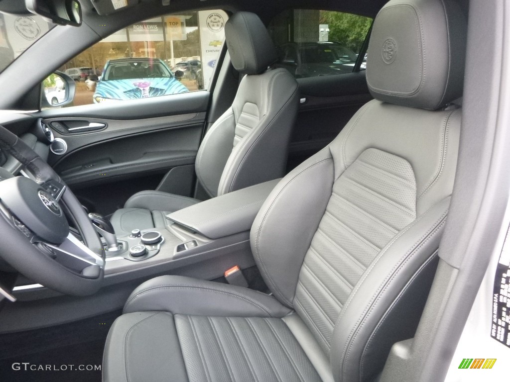 Black/Black Interior 2018 Alfa Romeo Stelvio Ti AWD Photo #123621997