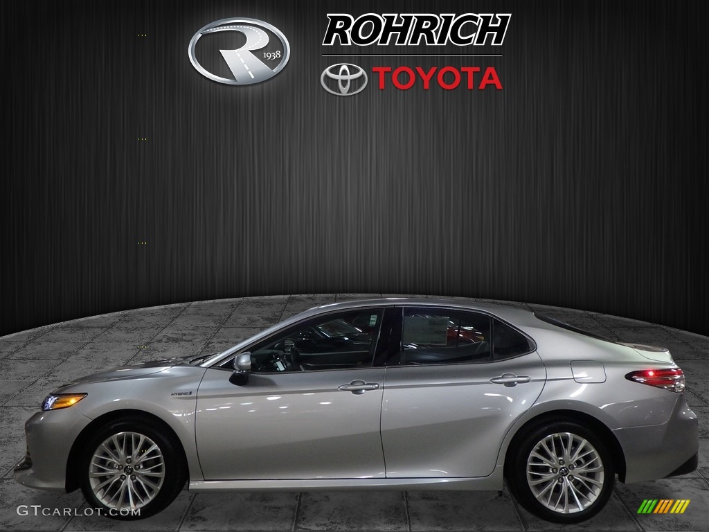 2018 Camry Hybrid XLE - Celestial Silver Metallic / Black photo #3