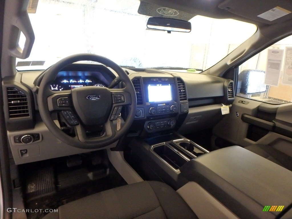 2018 F150 XL SuperCab 4x4 - Ingot Silver / Earth Gray photo #8