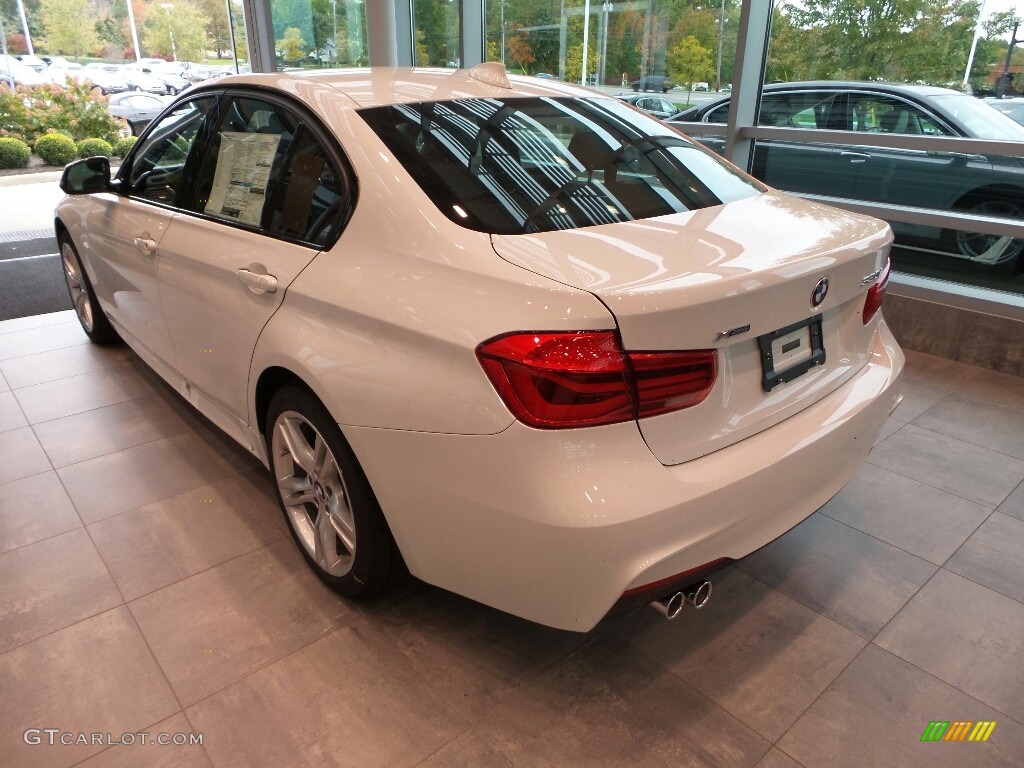 2018 3 Series 330i xDrive Sedan - Alpine White / Black photo #2