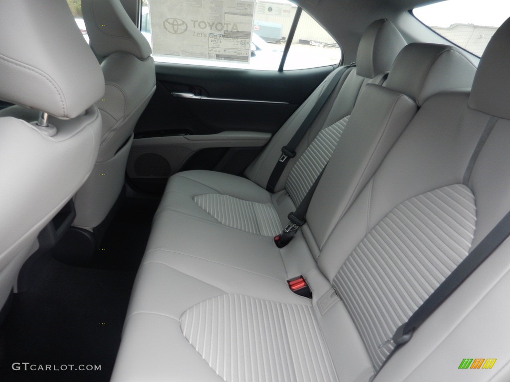 2018 Camry SE - Celestial Silver Metallic / Ash photo #5