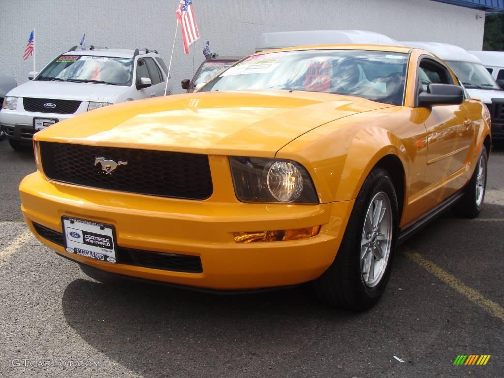 2008 Mustang V6 Deluxe Coupe - Grabber Orange / Dark Charcoal photo #1