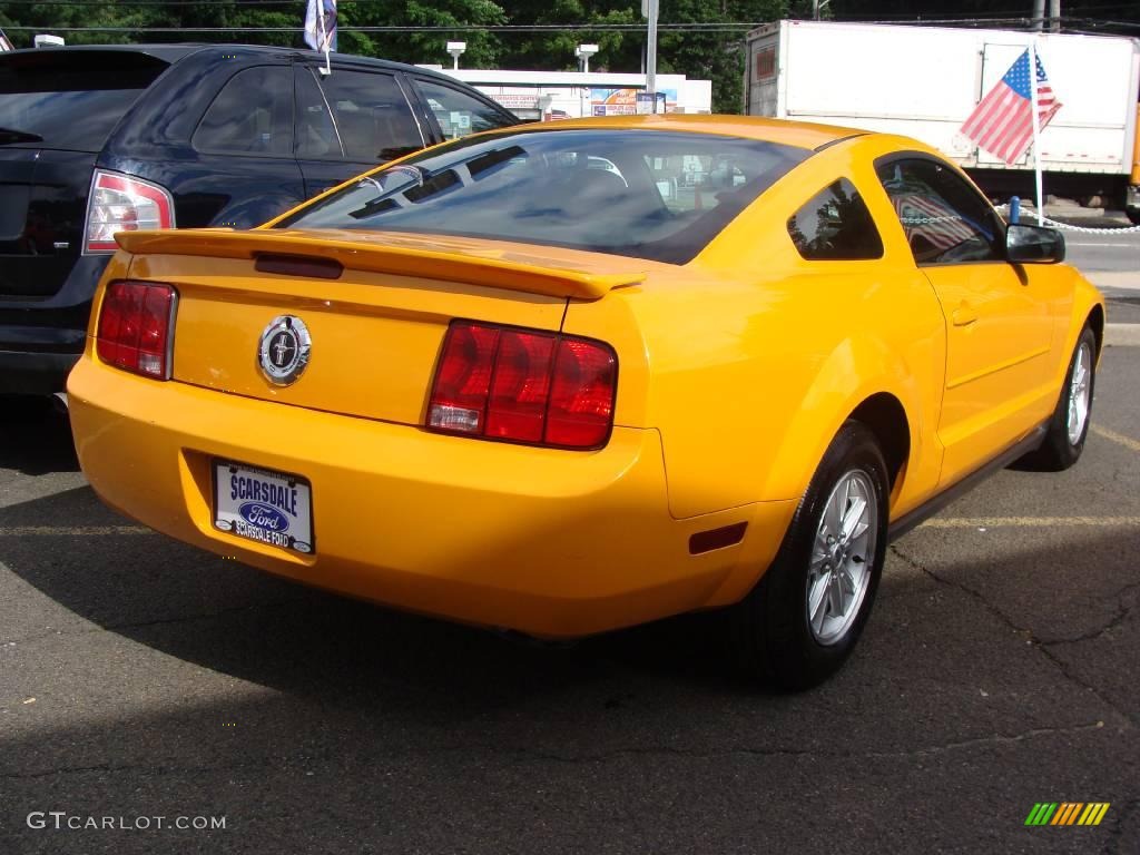 2008 Mustang V6 Deluxe Coupe - Grabber Orange / Dark Charcoal photo #5