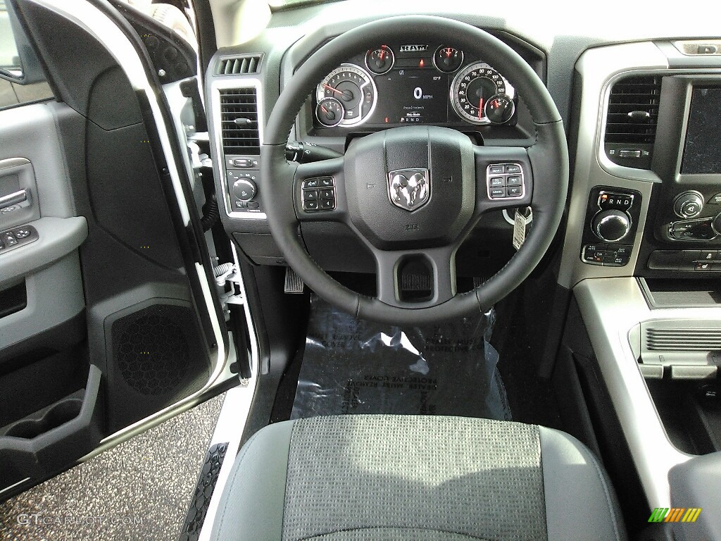 2018 1500 Big Horn Crew Cab 4x4 - Bright White / Black/Diesel Gray photo #9