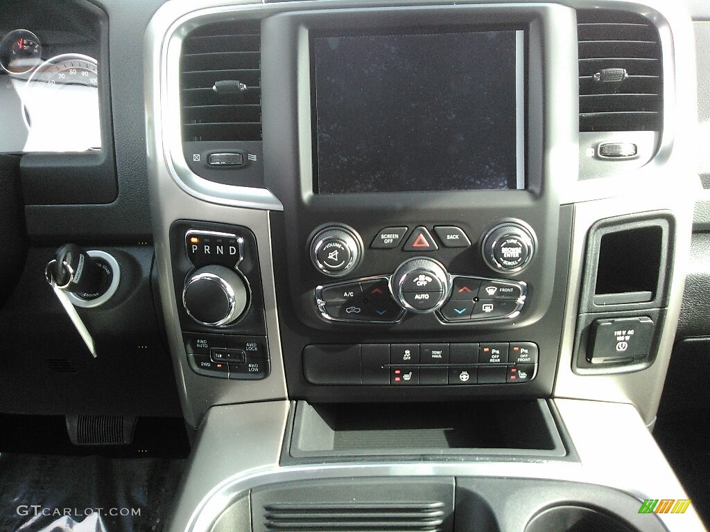 2018 1500 Big Horn Crew Cab 4x4 - Bright White / Black/Diesel Gray photo #10