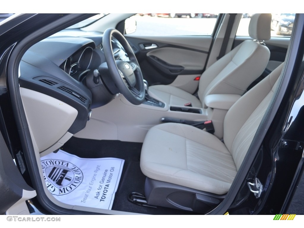 2015 Focus SE Sedan - Tuxedo Black Metallic / Medium Light Stone photo #9