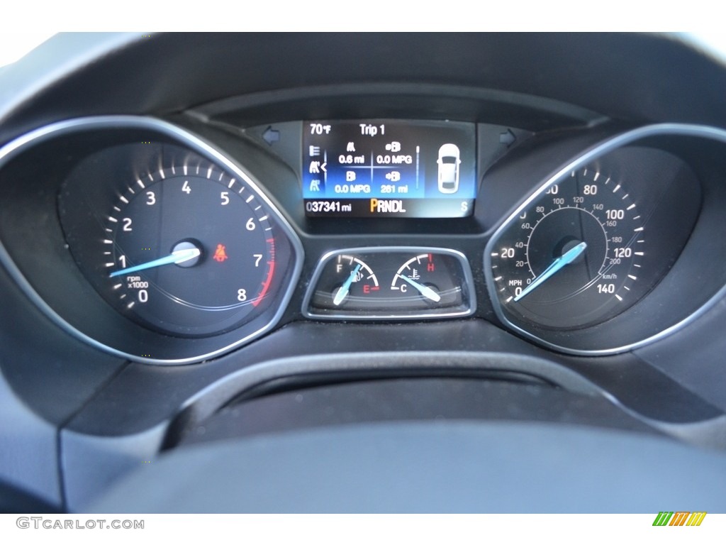 2015 Focus SE Sedan - Tuxedo Black Metallic / Medium Light Stone photo #22