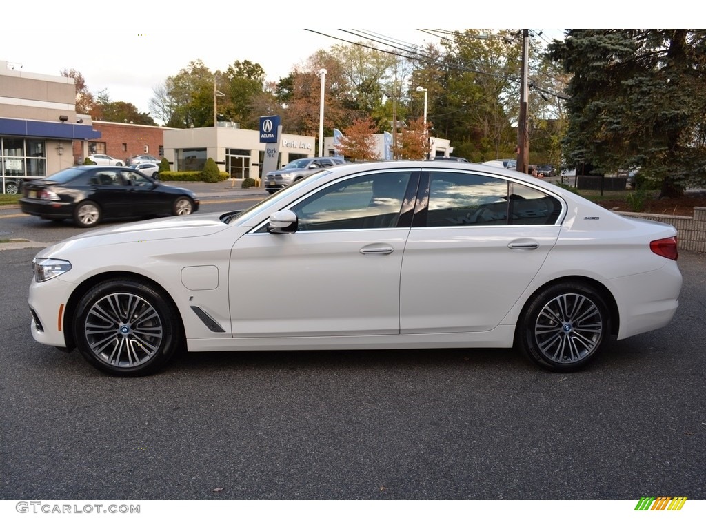2018 5 Series 530e iPerfomance xDrive Sedan - Alpine White / Black photo #5