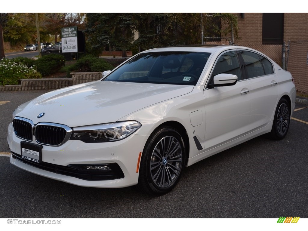 2018 5 Series 530e iPerfomance xDrive Sedan - Alpine White / Black photo #6