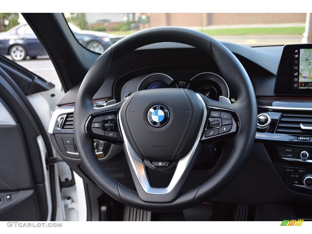 2018 BMW 5 Series 530e iPerfomance xDrive Sedan Black Steering Wheel Photo #123651787