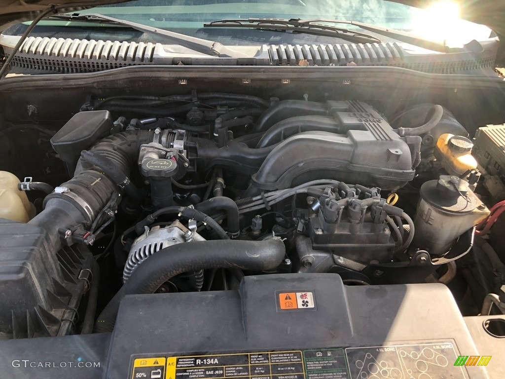 2004 Explorer XLT - Black / Graphite photo #2