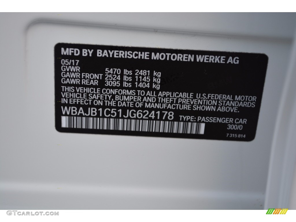 2018 5 Series 530e iPerfomance xDrive Sedan - Alpine White / Black photo #34