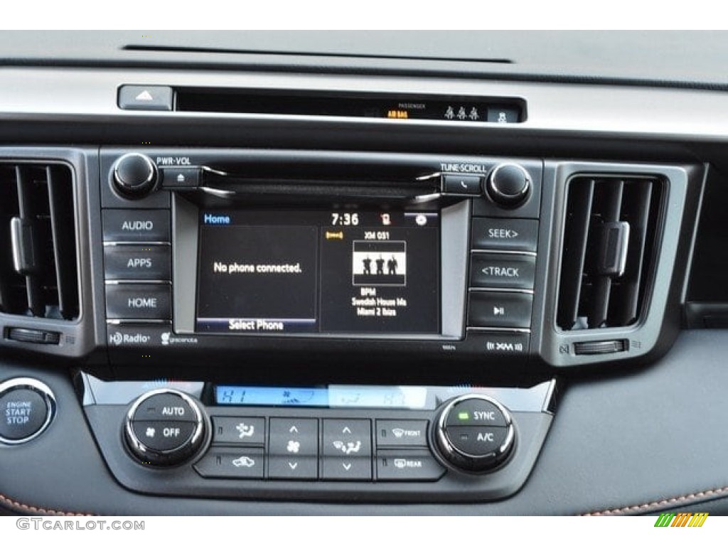 2018 Toyota RAV4 SE AWD Controls Photo #123653184