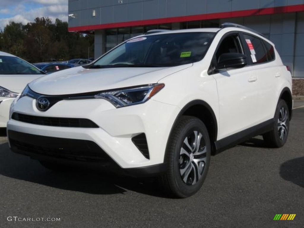 2018 RAV4 LE - Super White / Black photo #3