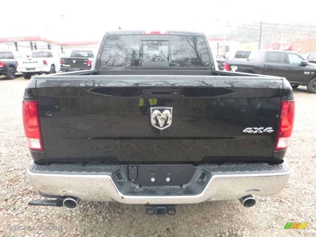 2018 1500 Big Horn Crew Cab 4x4 - Brilliant Black Crystal Pearl / Black/Diesel Gray photo #4