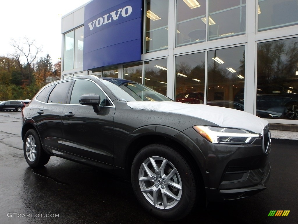 2018 XC60 T5 AWD Momentum - Pine Gray Metallic / Amber photo #1