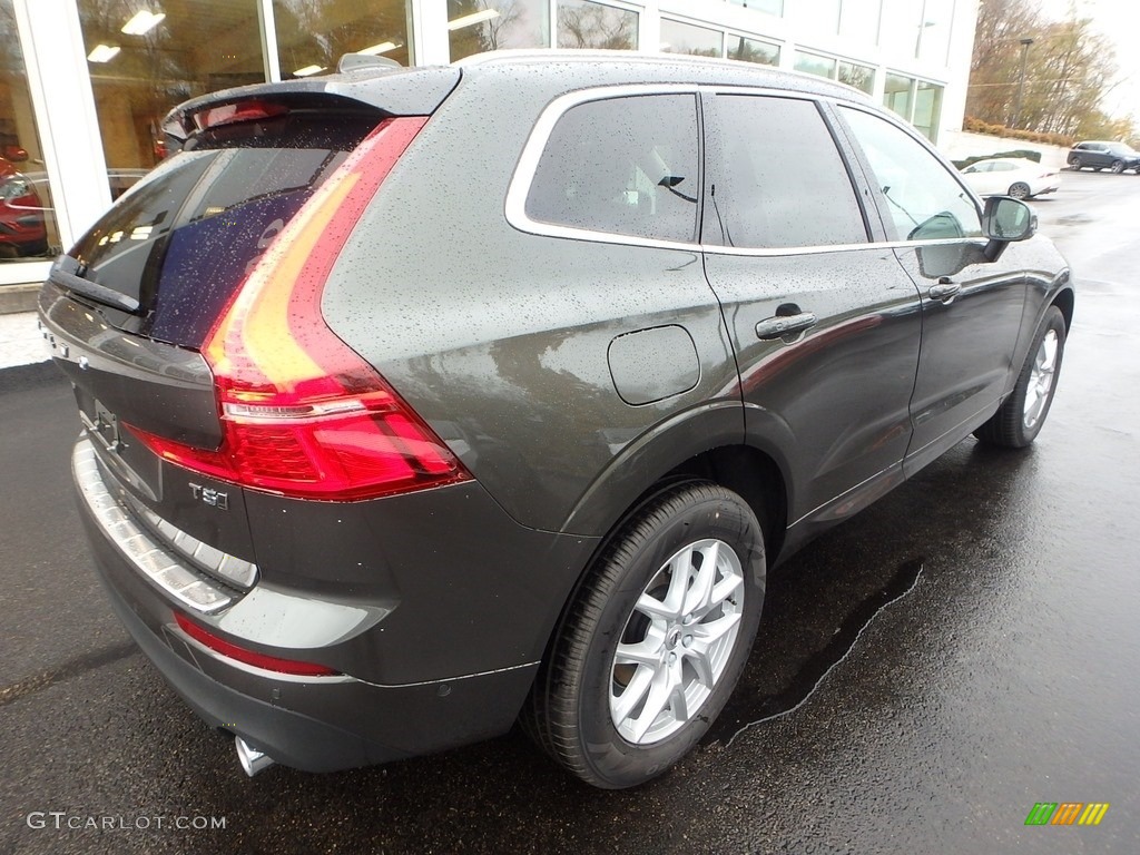 2018 XC60 T5 AWD Momentum - Pine Gray Metallic / Amber photo #2