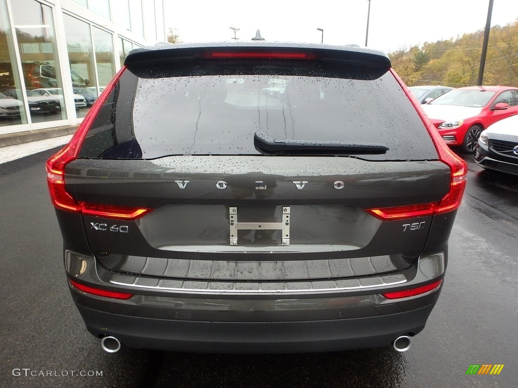 2018 XC60 T5 AWD Momentum - Pine Gray Metallic / Amber photo #3