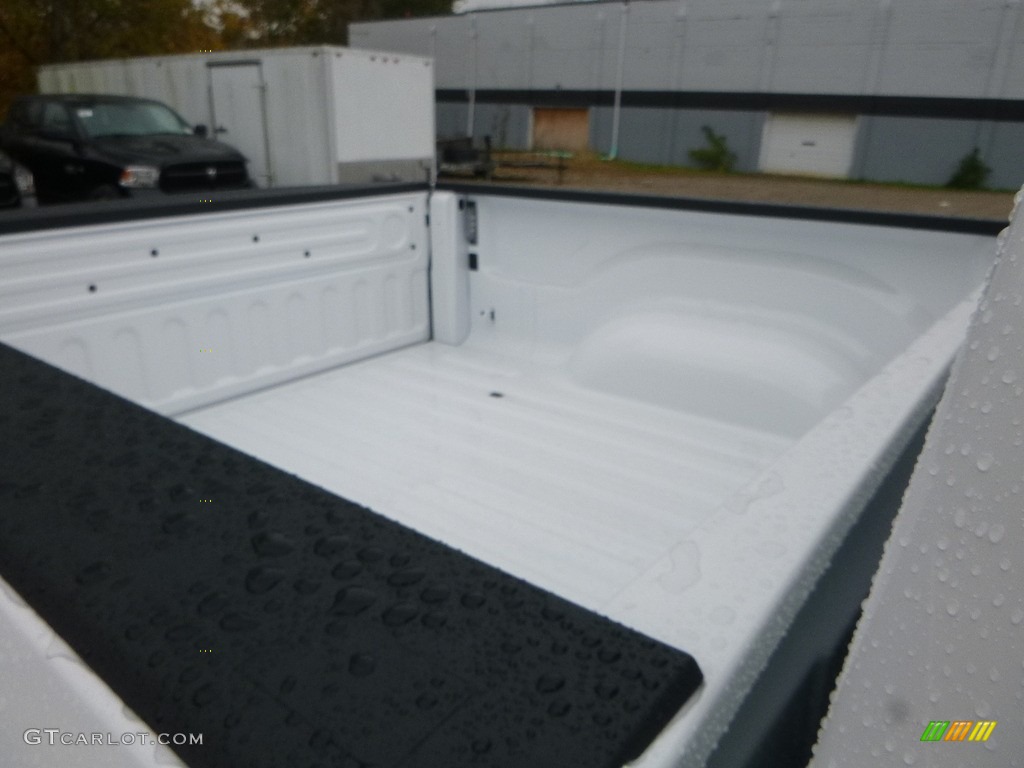 2018 1500 Night Crew Cab 4x4 - Bright White / Black photo #14