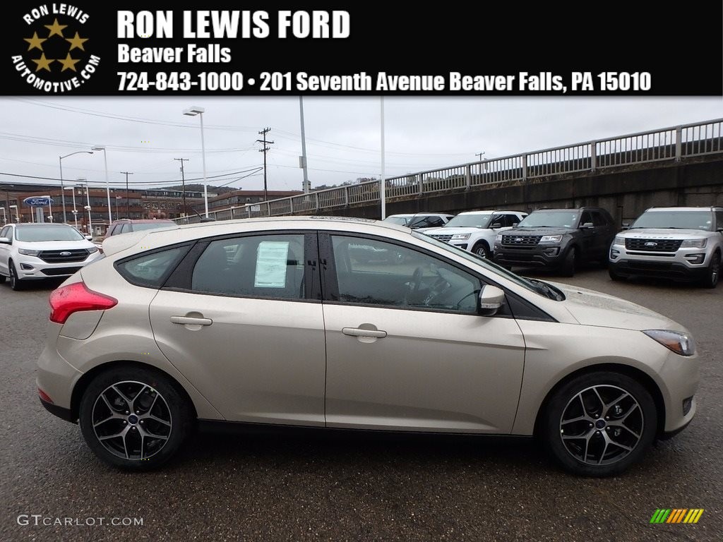 2018 Focus SEL Hatch - White Gold / Charcoal Black photo #1