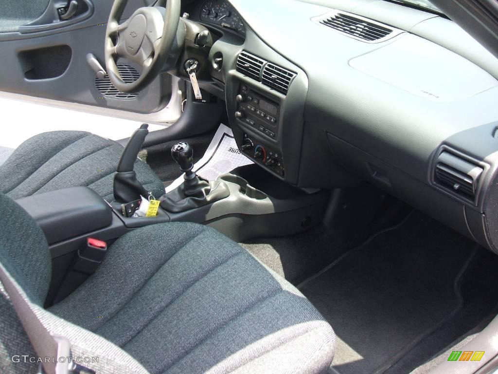 2004 Cavalier Coupe - Ultra Silver Metallic / Graphite photo #8