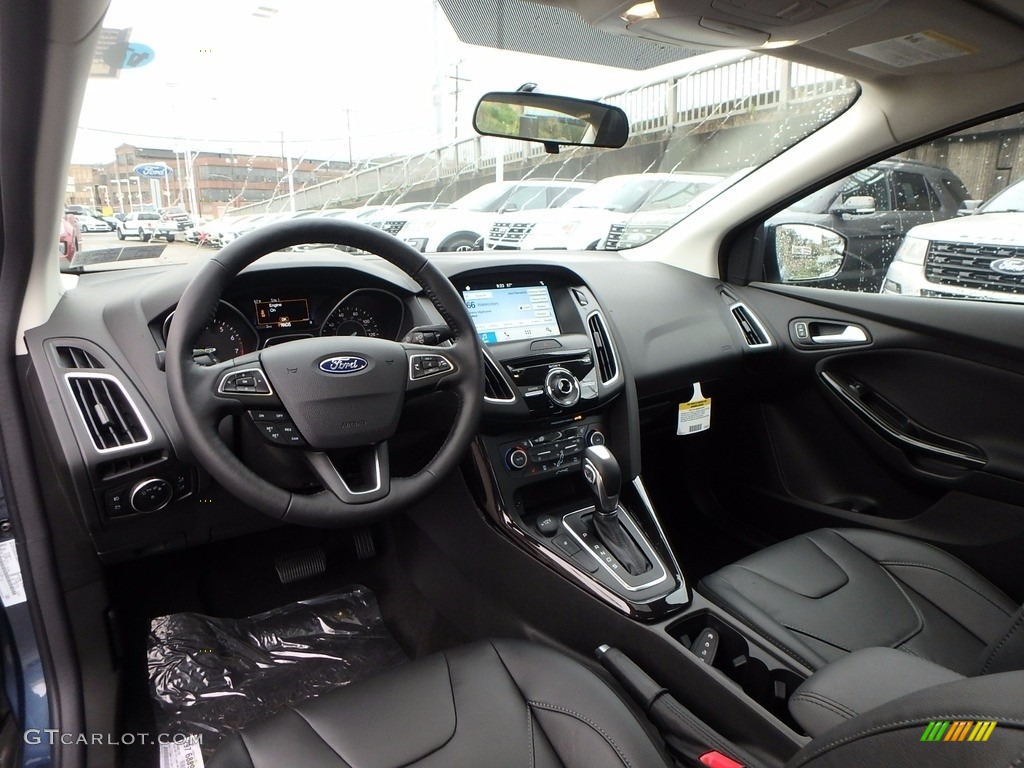 Charcoal Black Interior 2018 Ford Focus Titanium Sedan Photo #123680528