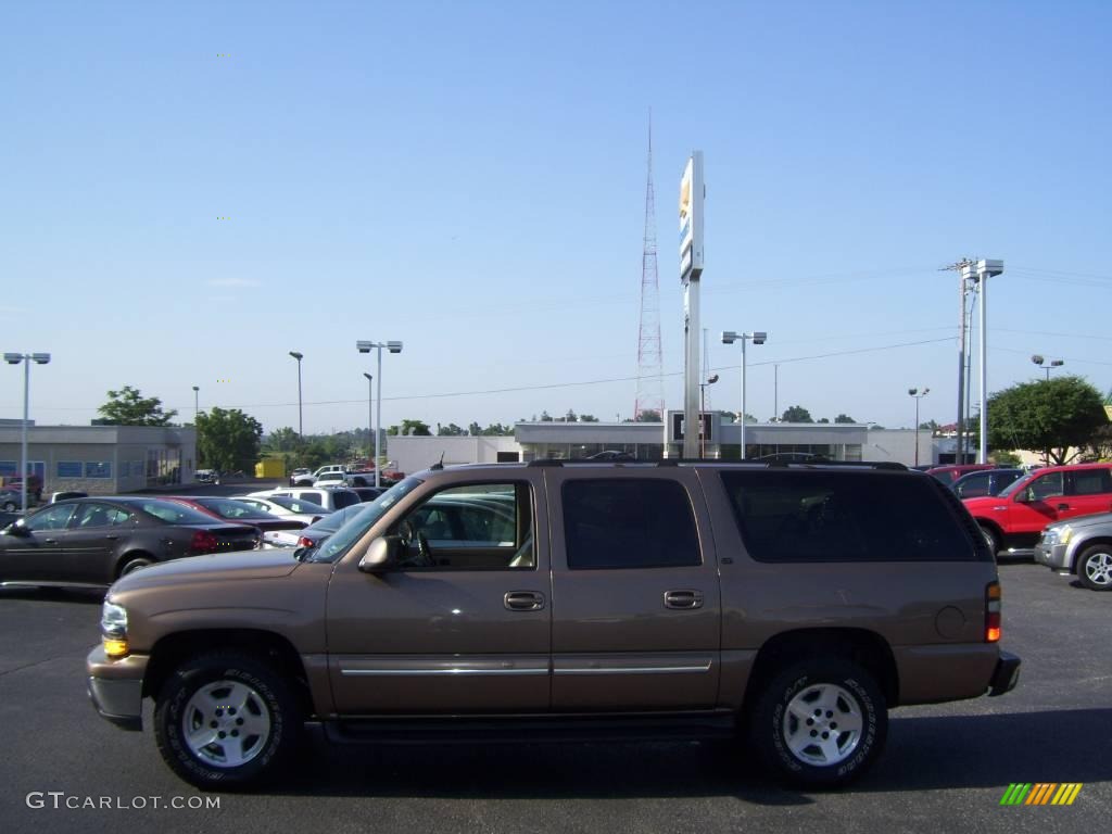 2004 Suburban 1500 LT 4x4 - Sandalwood Metallic / Tan/Neutral photo #2