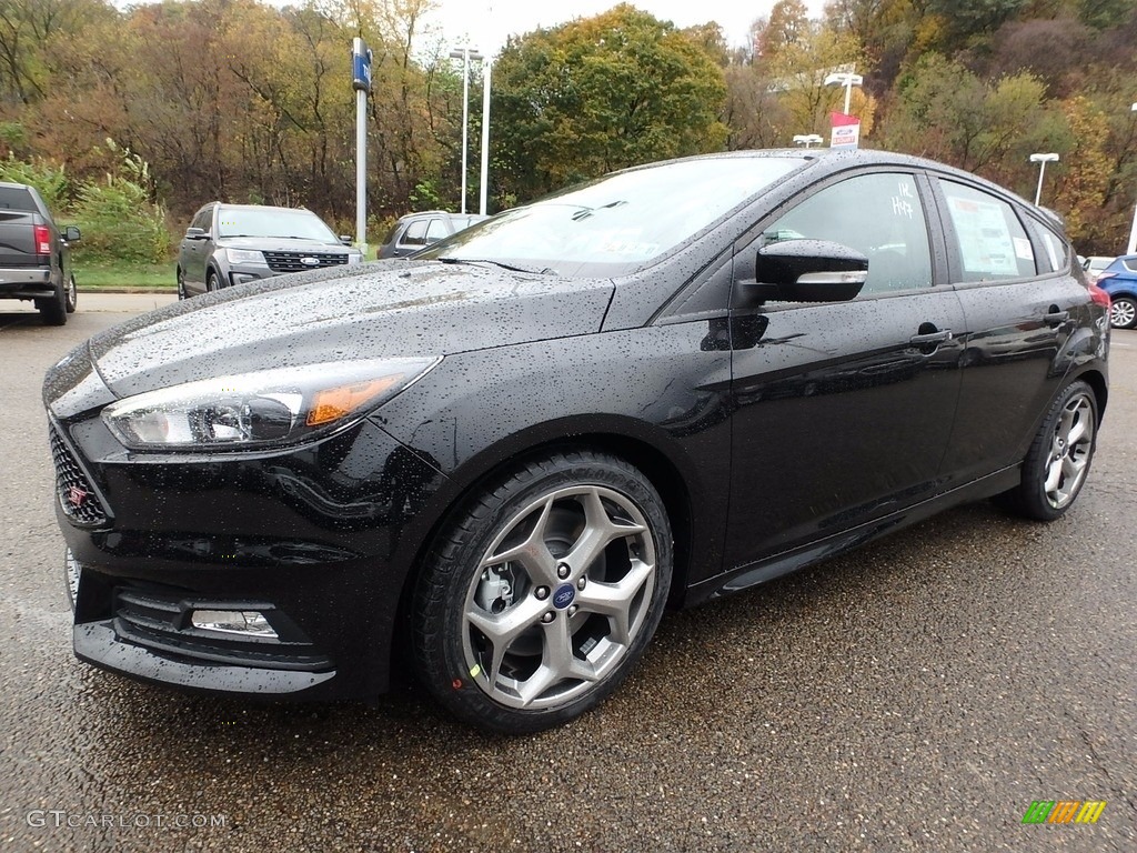 Shadow Black 2018 Ford Focus ST Hatch Exterior Photo #123680892