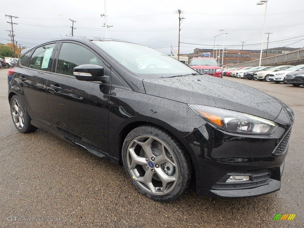 Shadow Black 2018 Ford Focus ST Hatch Exterior Photo #123680948