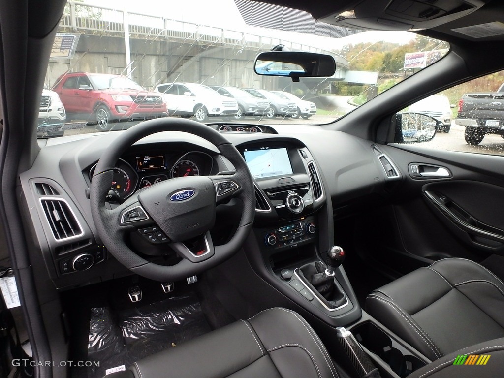 Charcoal Black Recaro Leather Interior 2018 Ford Focus ST Hatch Photo #123681032