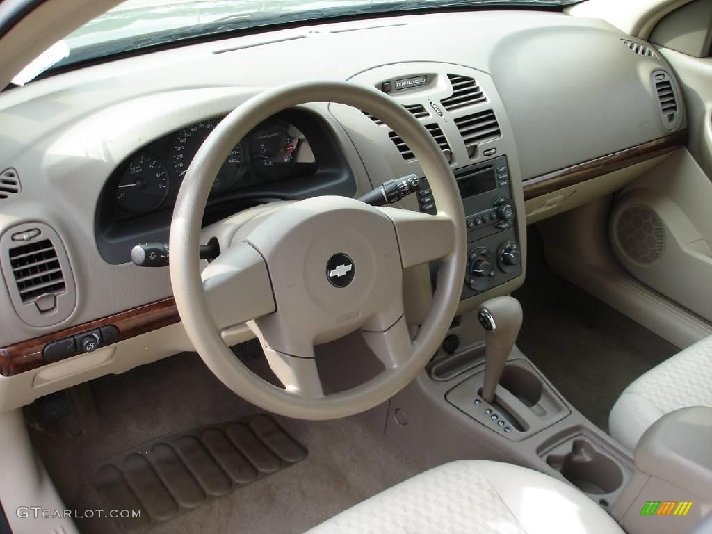 2005 Malibu Sedan - Silver Green Metallic / Neutral Beige photo #9