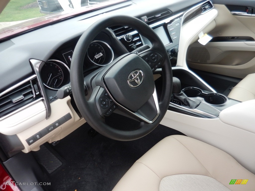 2018 Camry LE - Ruby Flare Pearl / Macadamia photo #4